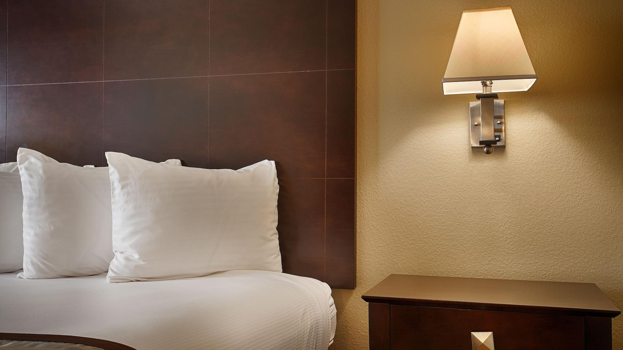 Best Western Plus Arrowhead Hotel Colton Buitenkant foto