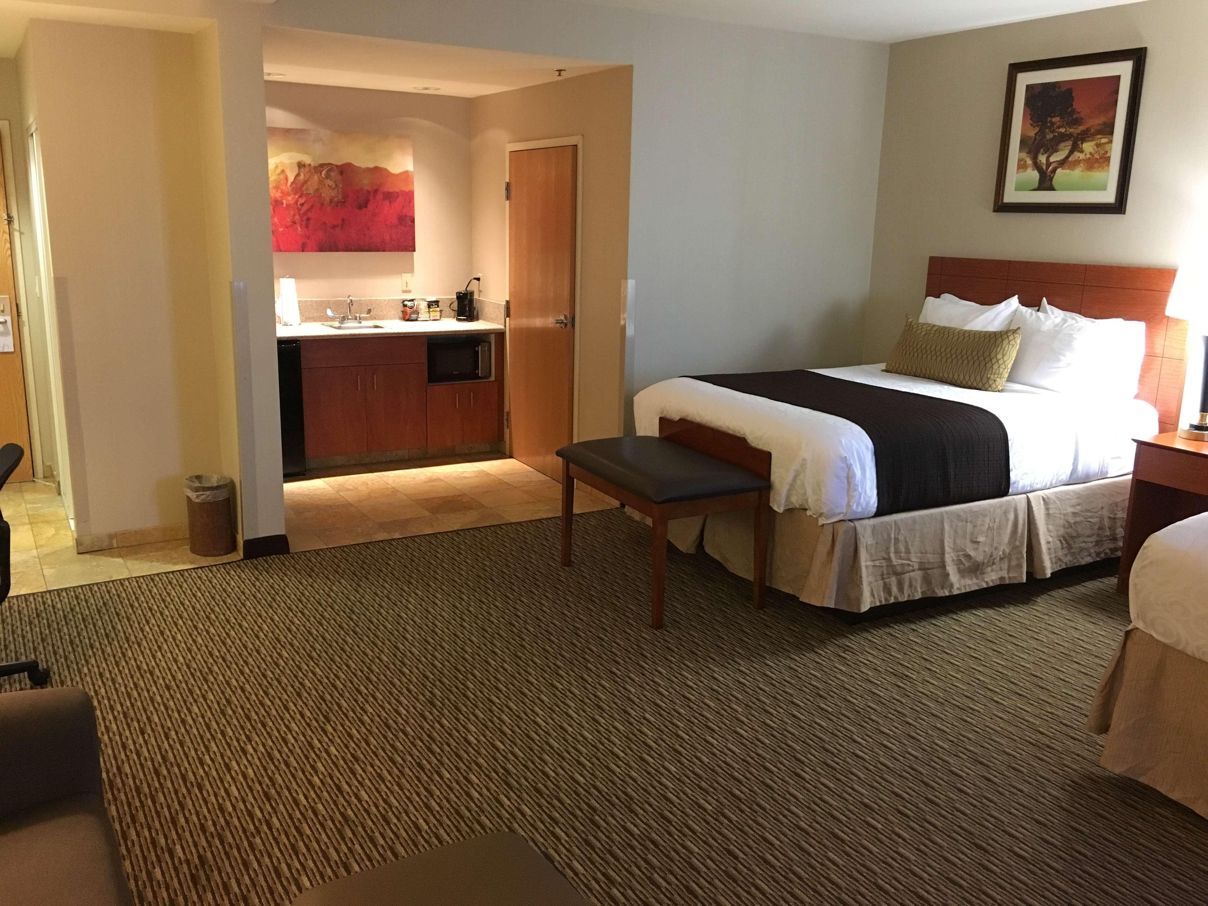 Best Western Plus Arrowhead Hotel Colton Buitenkant foto