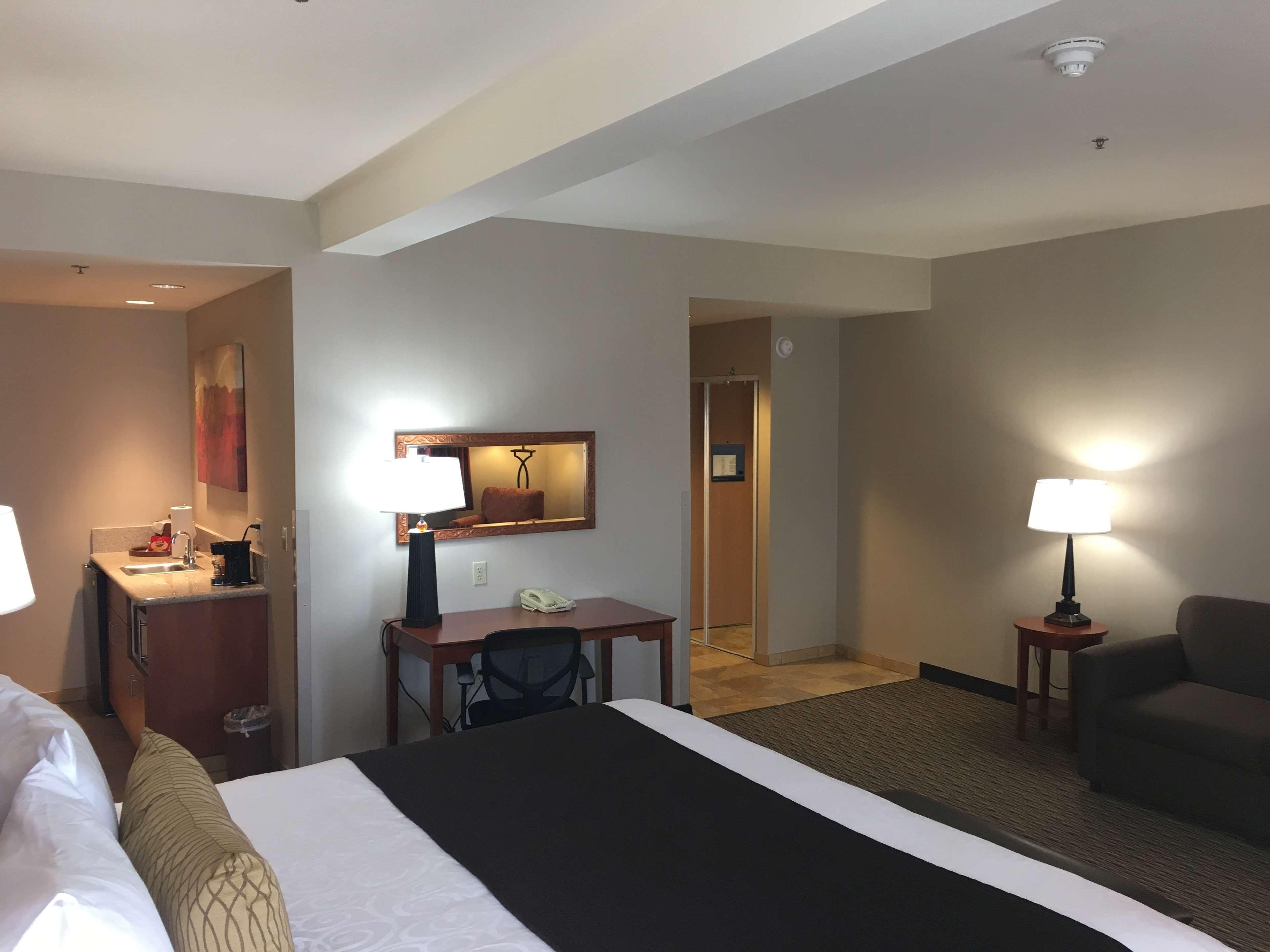 Best Western Plus Arrowhead Hotel Colton Buitenkant foto