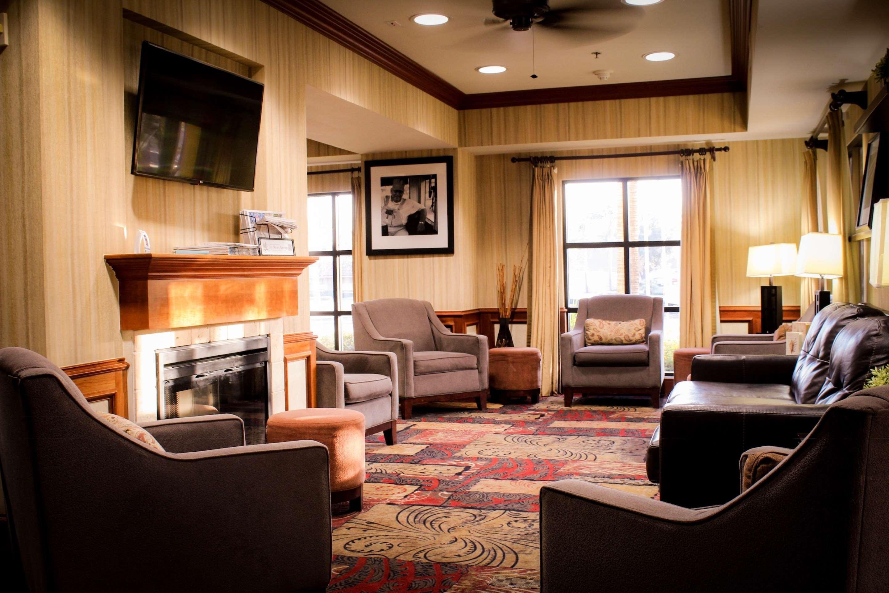 Best Western Plus Arrowhead Hotel Colton Buitenkant foto