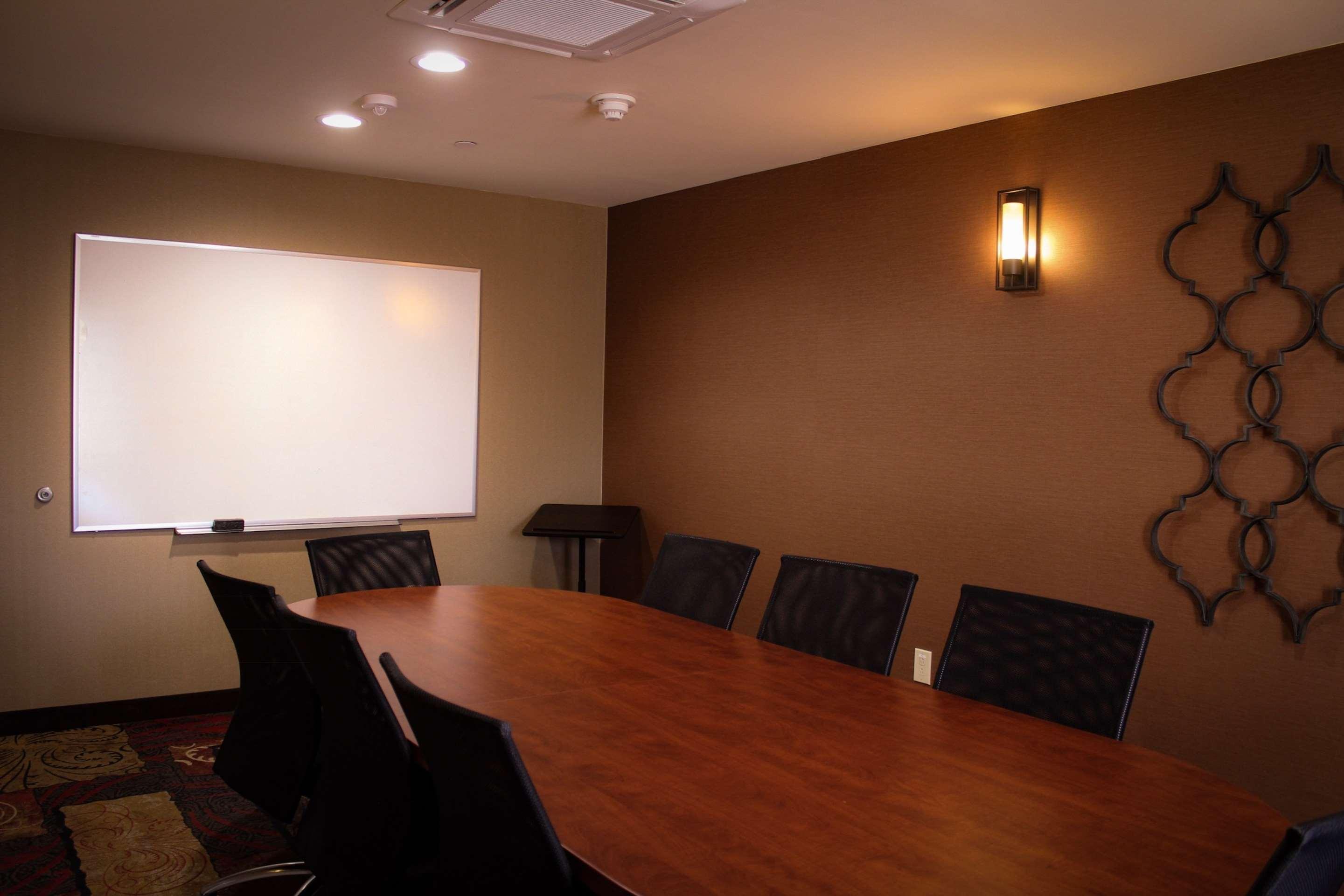 Best Western Plus Arrowhead Hotel Colton Buitenkant foto