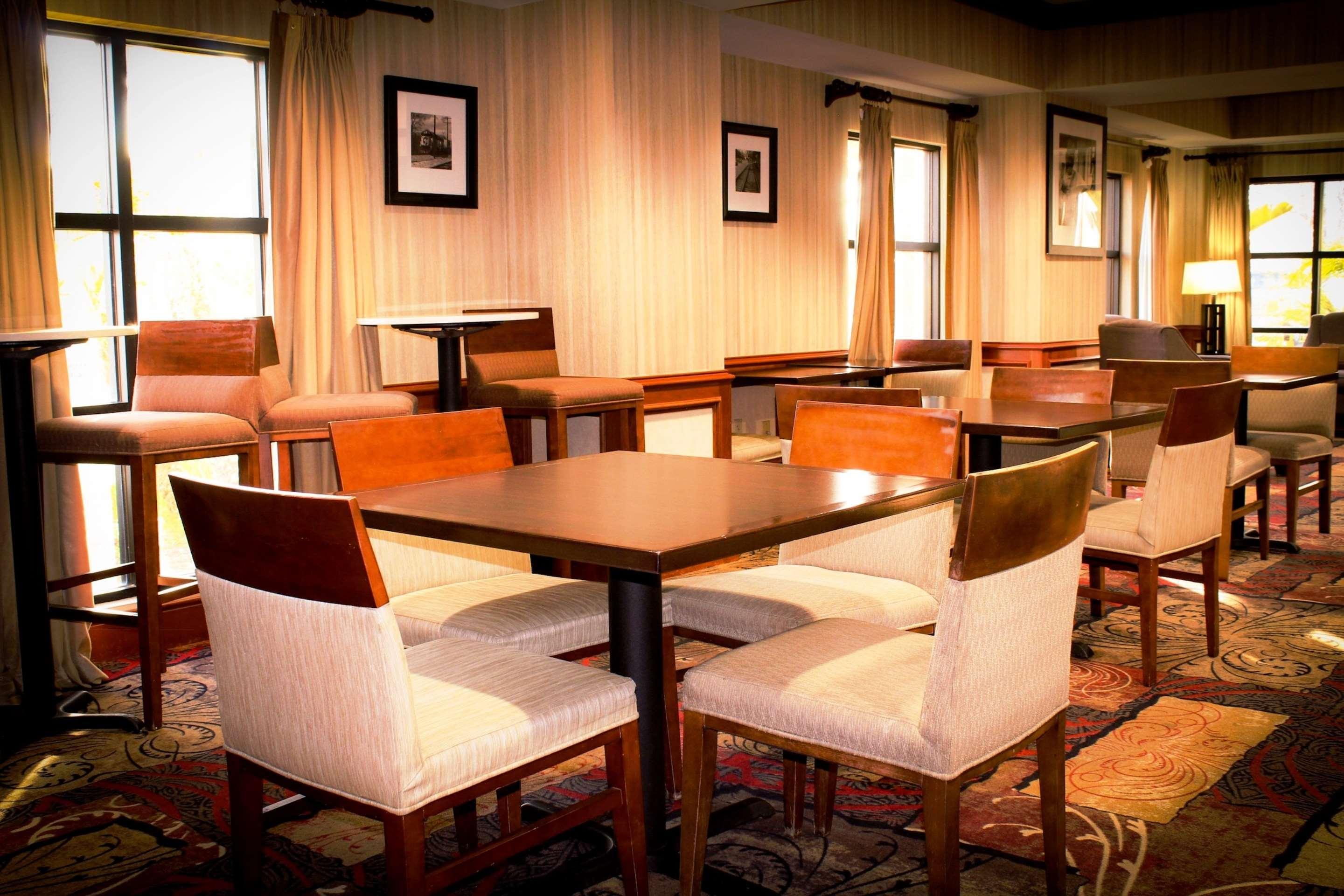 Best Western Plus Arrowhead Hotel Colton Buitenkant foto