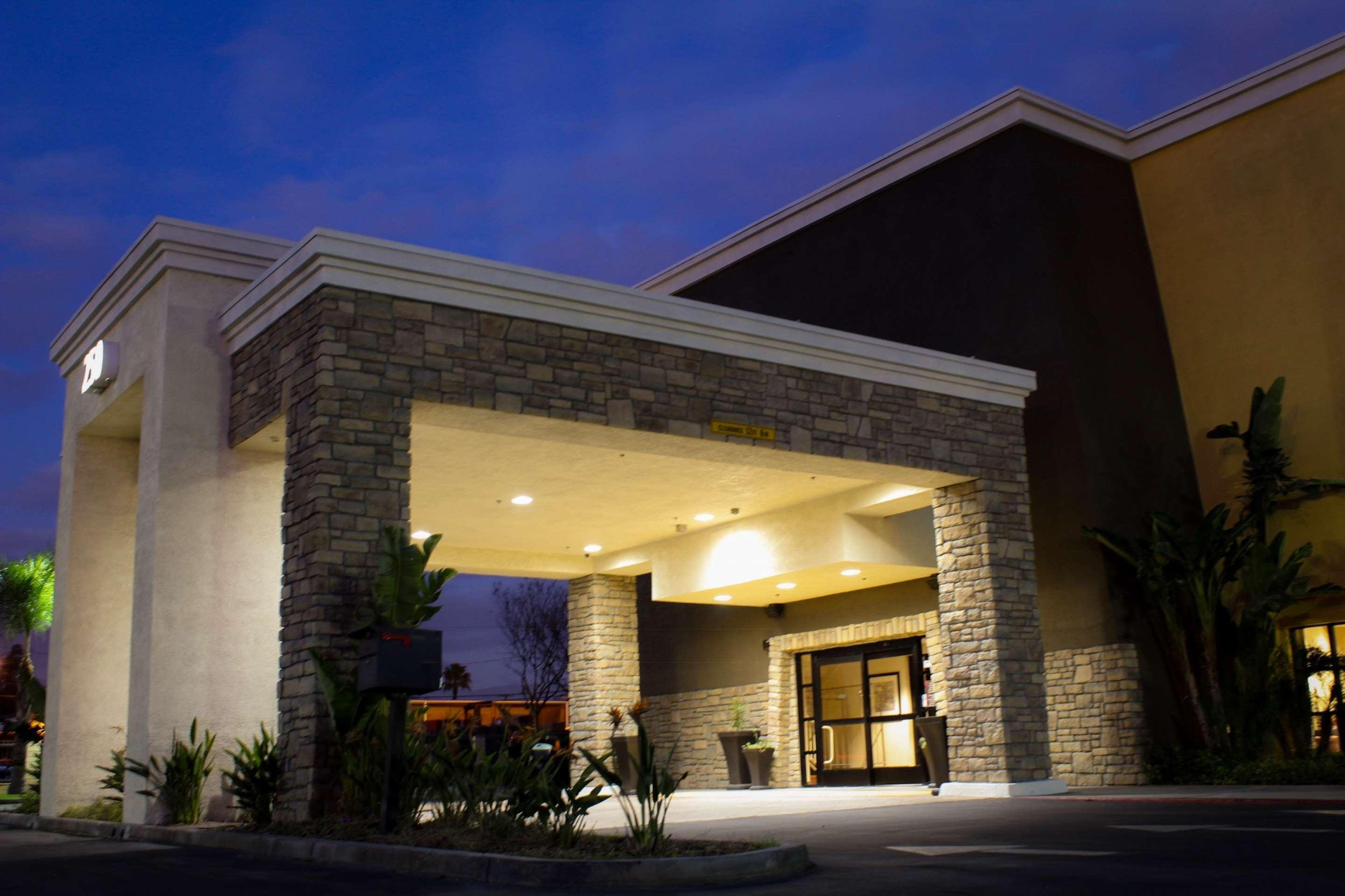 Best Western Plus Arrowhead Hotel Colton Buitenkant foto